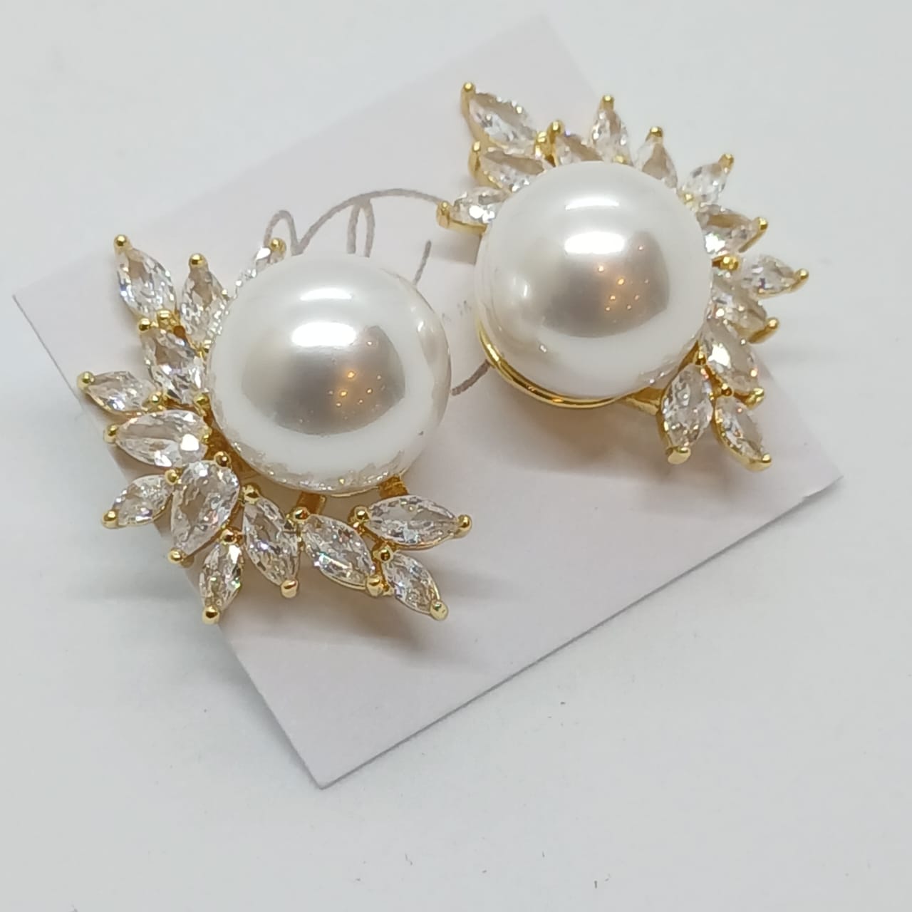 Zarcillos Perla con Ramas Brillantes - Vista 2