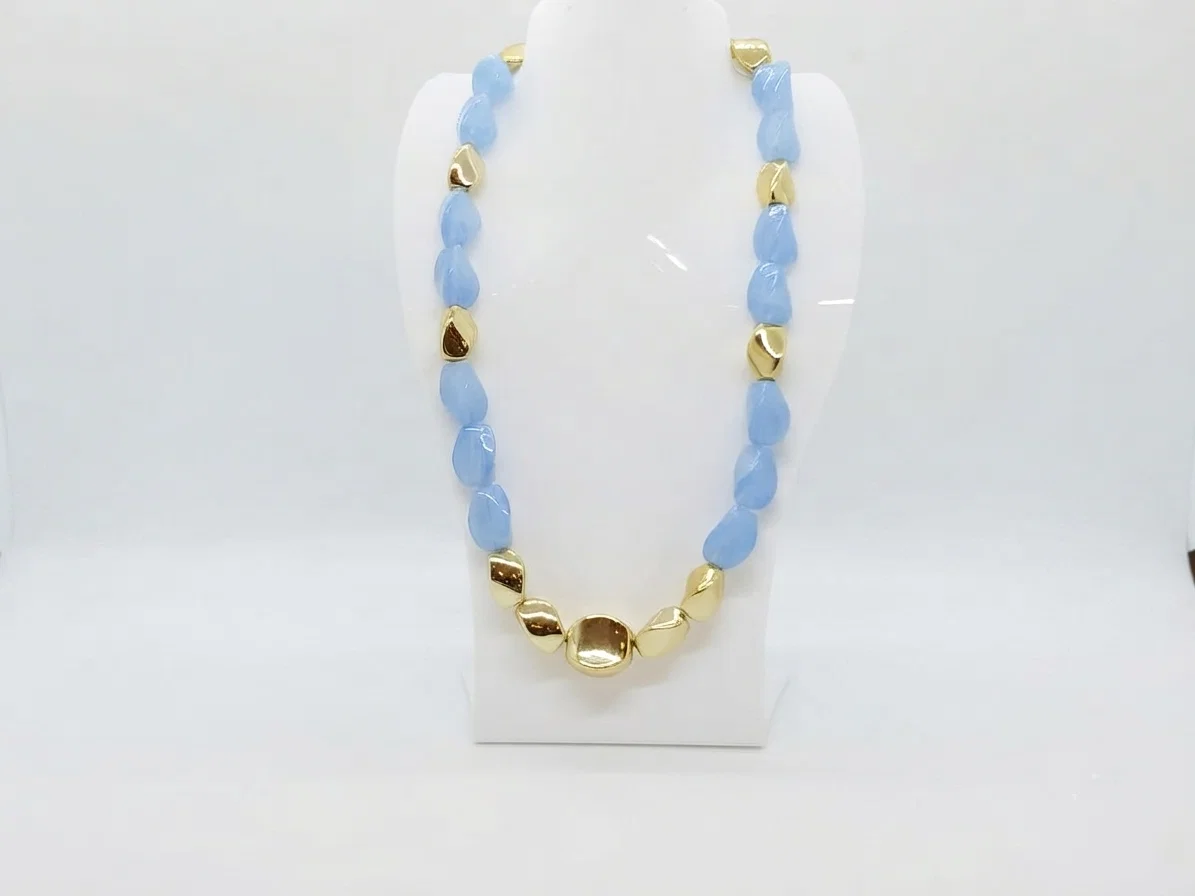 Collar Geometría Dorada - Vista 3