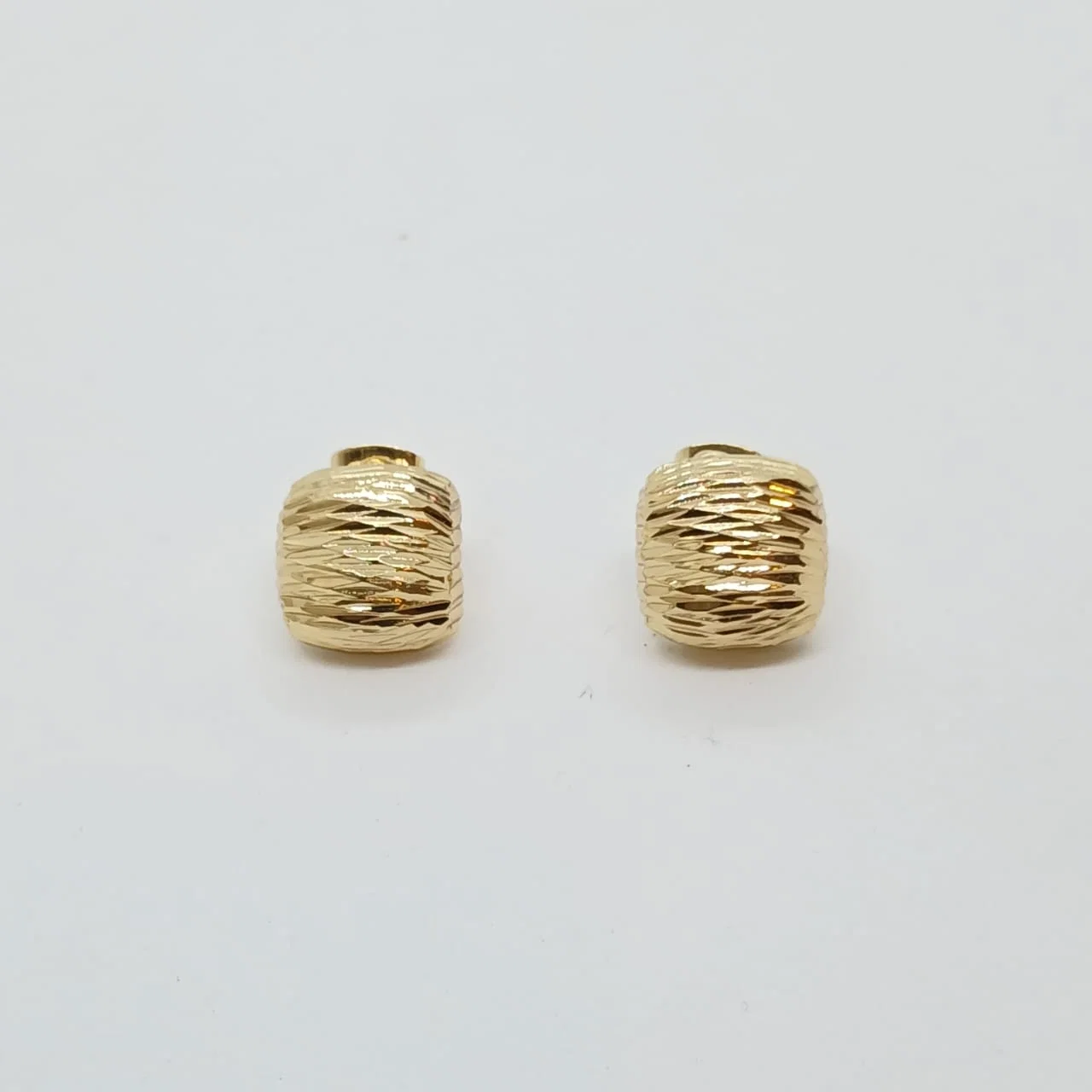 Zarcillos Studs Arrugados - Vista 2
