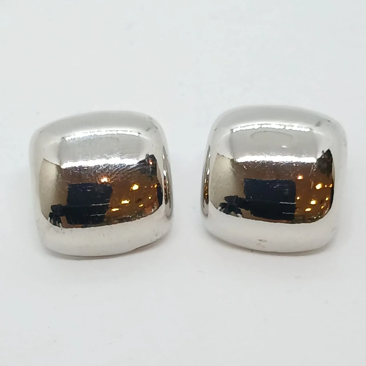 Zarcillos Studs Cuadrados Redondeados - Vista 2