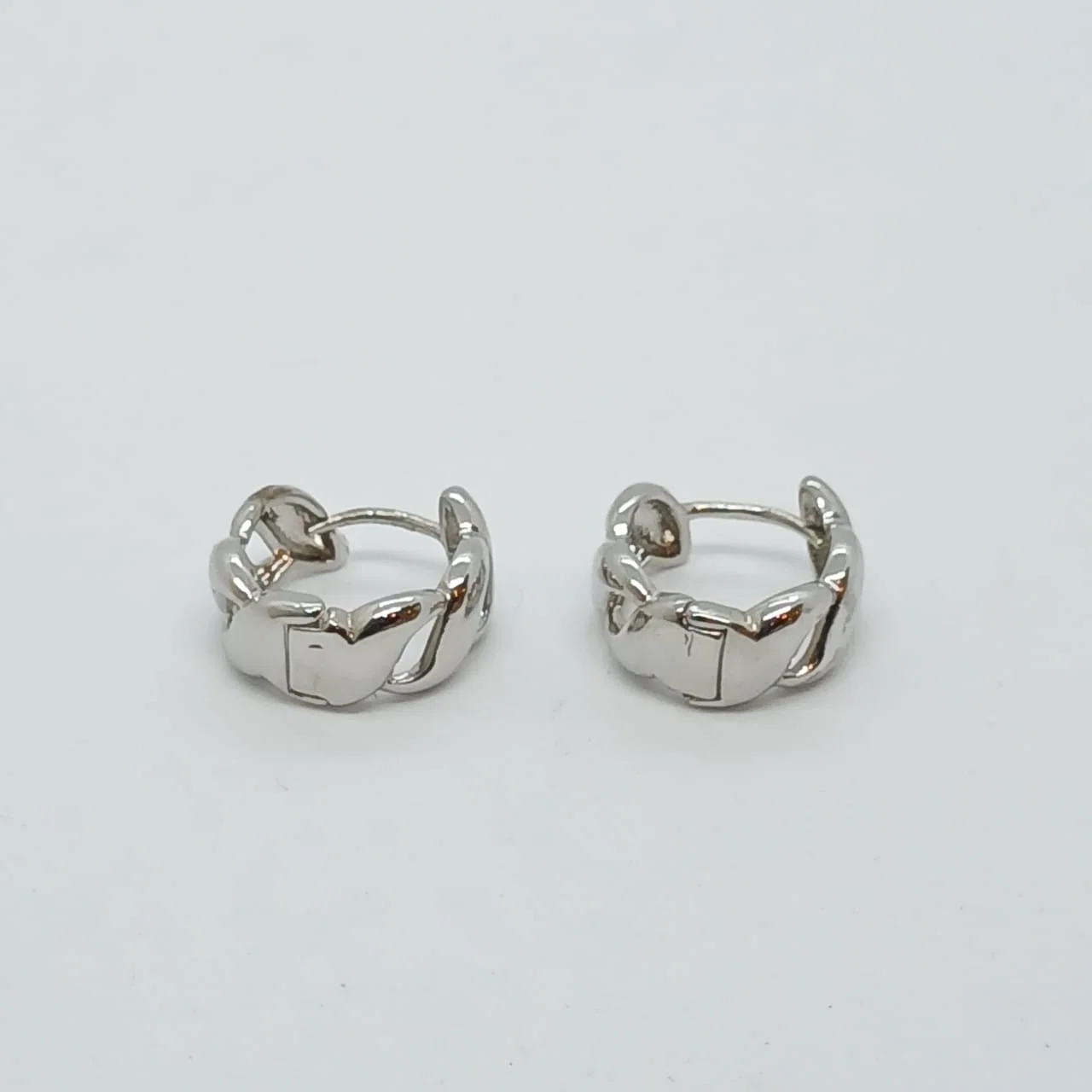 Argollas Huggie Trenzadas  - Vista 2