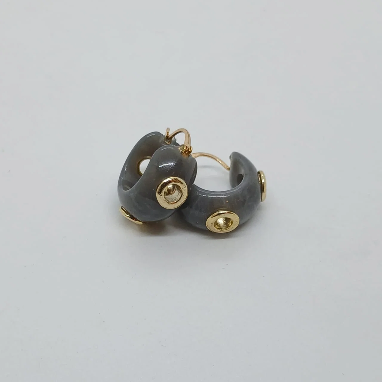 Argollas Resina Hole Gris - Vista 4