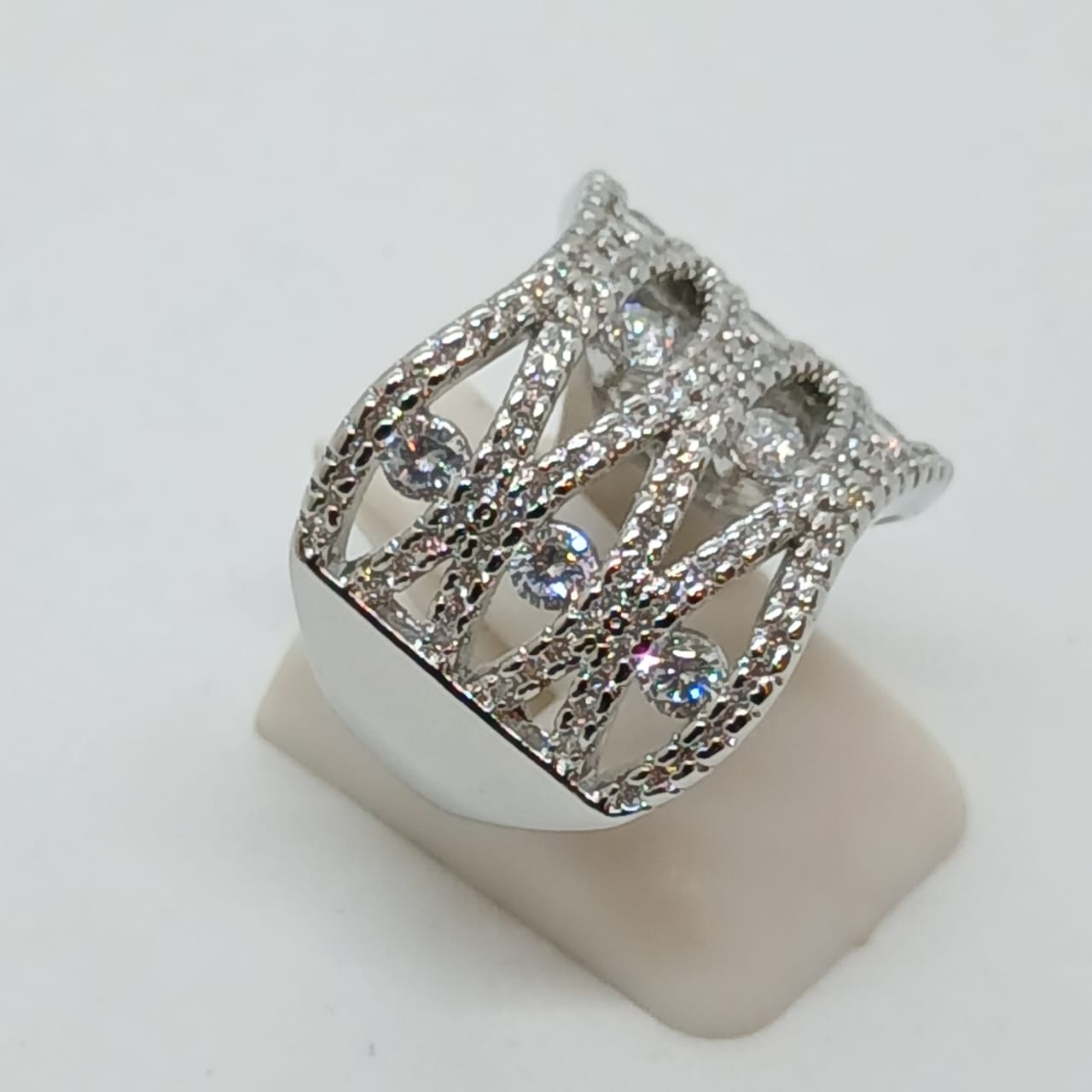 Anillo Cúpula Calada Brillante - Vista 5